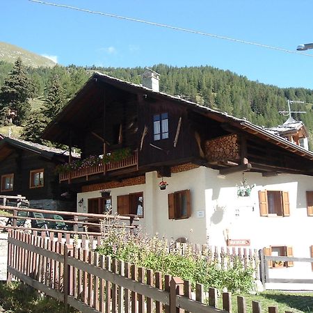 Le Vieux Rascard Chambres D'Hotes Champoluc Eksteriør bilde