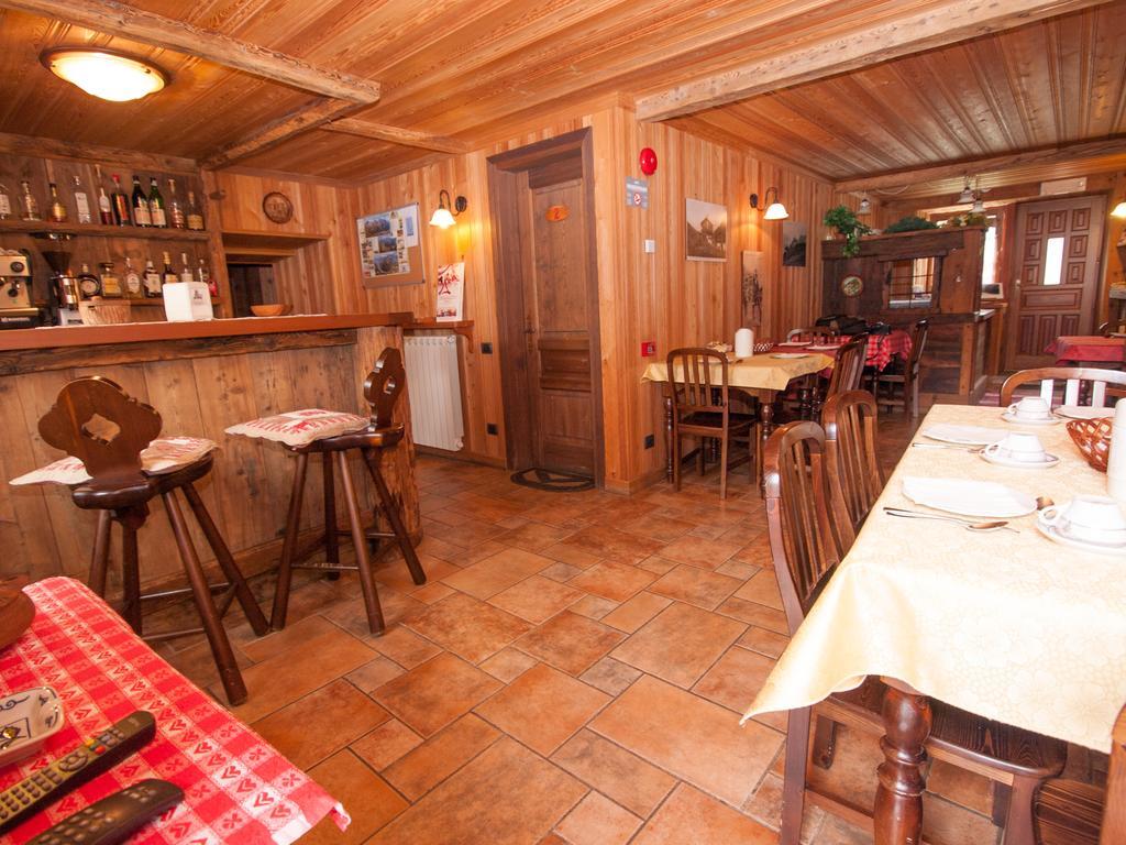 Le Vieux Rascard Chambres D'Hotes Champoluc Eksteriør bilde
