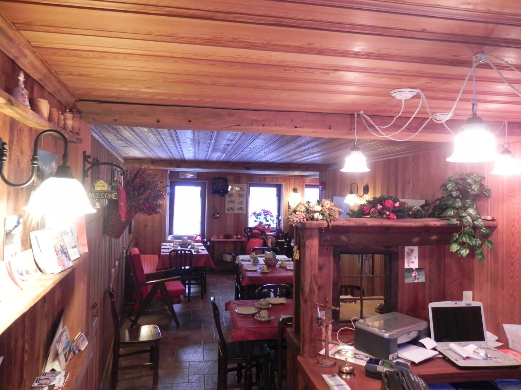 Le Vieux Rascard Chambres D'Hotes Champoluc Eksteriør bilde