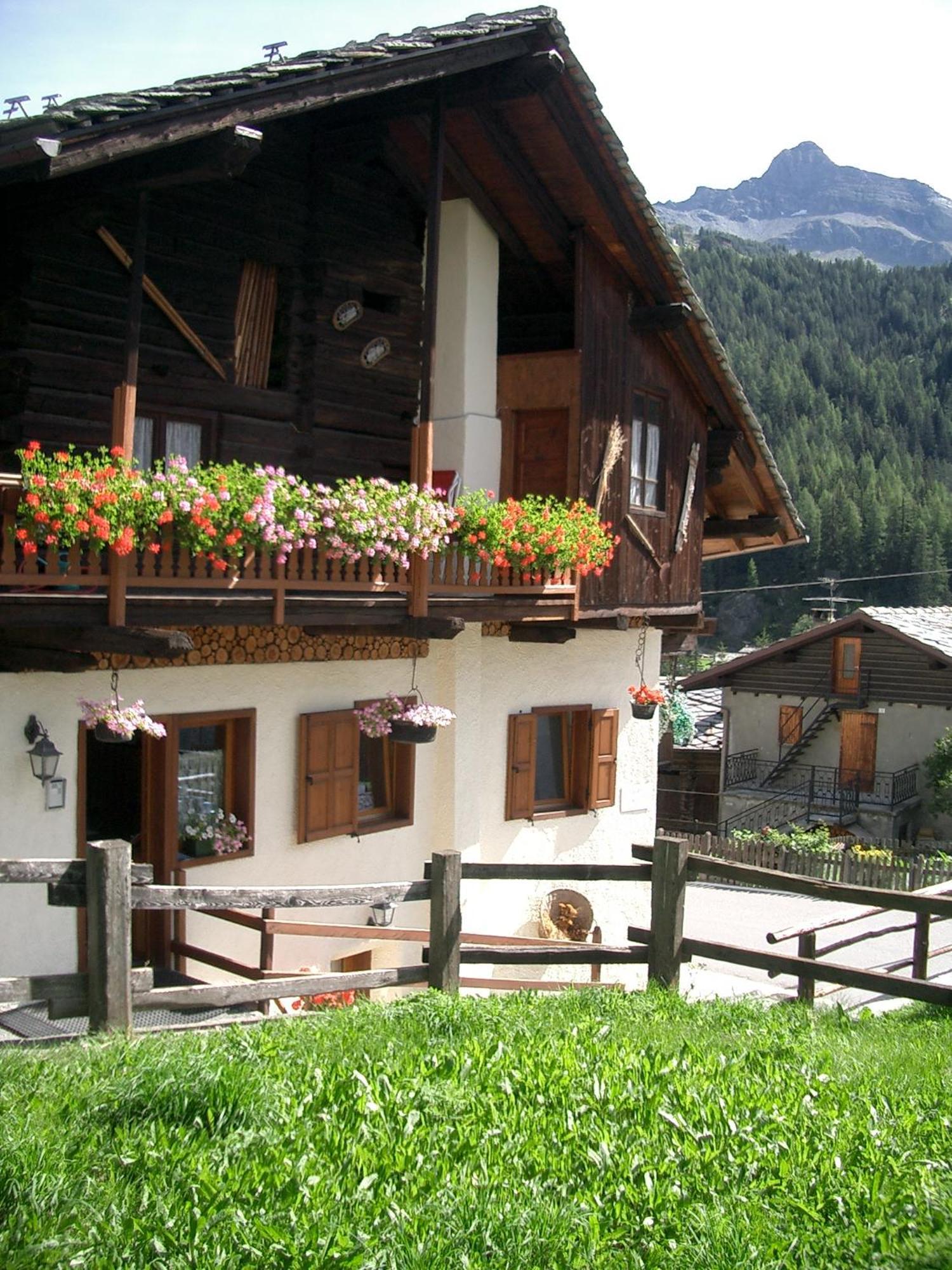 Le Vieux Rascard Chambres D'Hotes Champoluc Eksteriør bilde