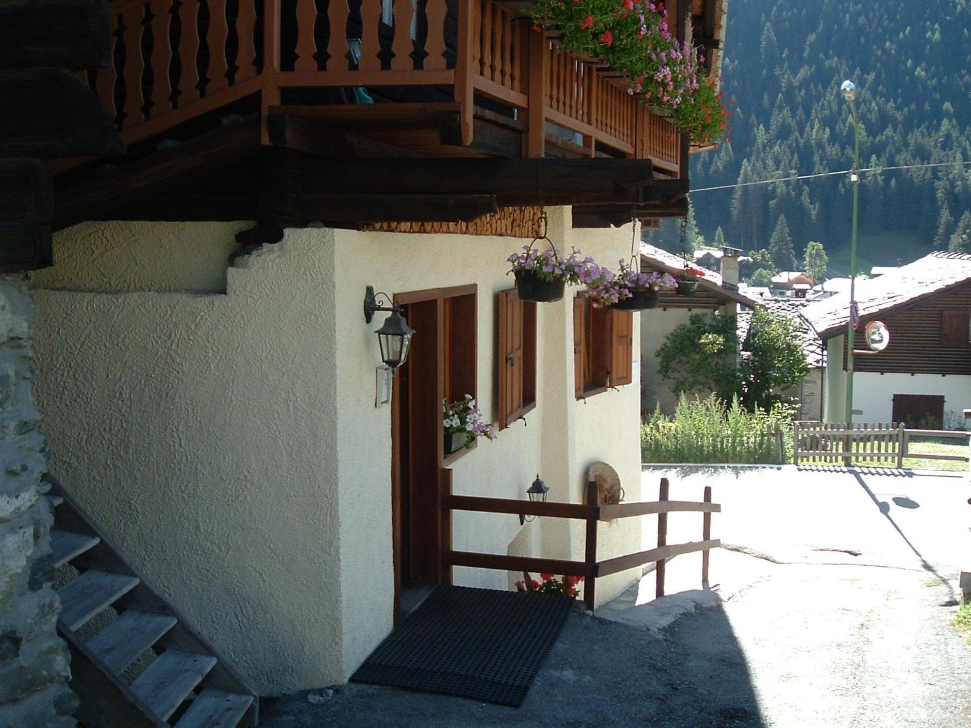 Le Vieux Rascard Chambres D'Hotes Champoluc Eksteriør bilde