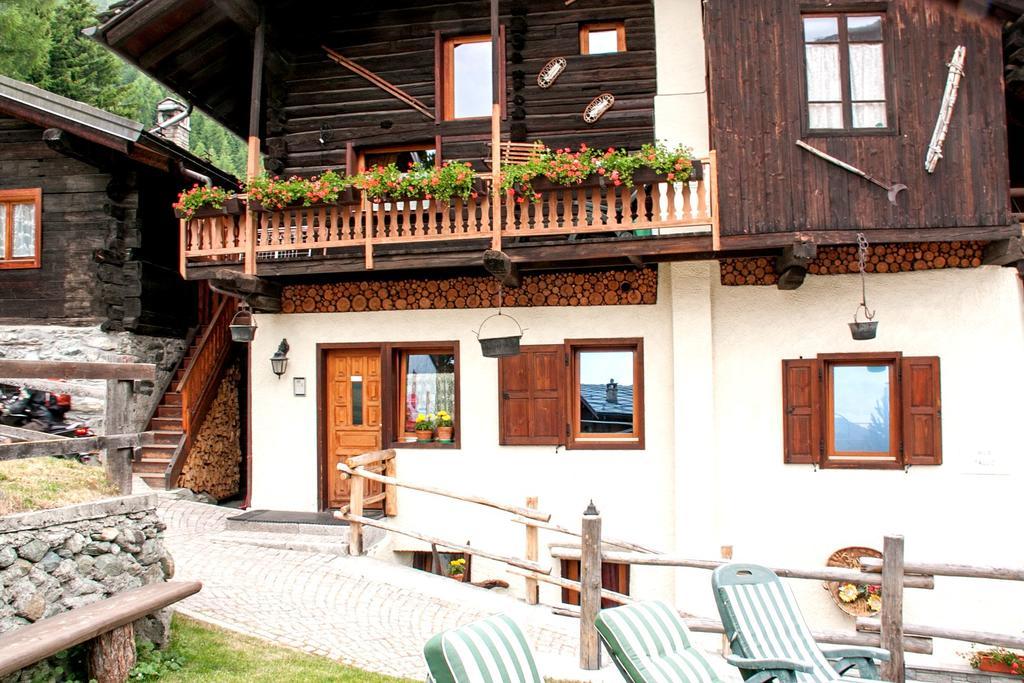 Le Vieux Rascard Chambres D'Hotes Champoluc Eksteriør bilde