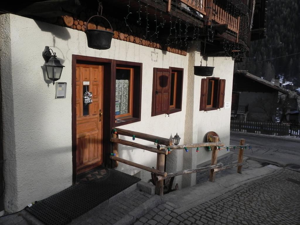 Le Vieux Rascard Chambres D'Hotes Champoluc Eksteriør bilde